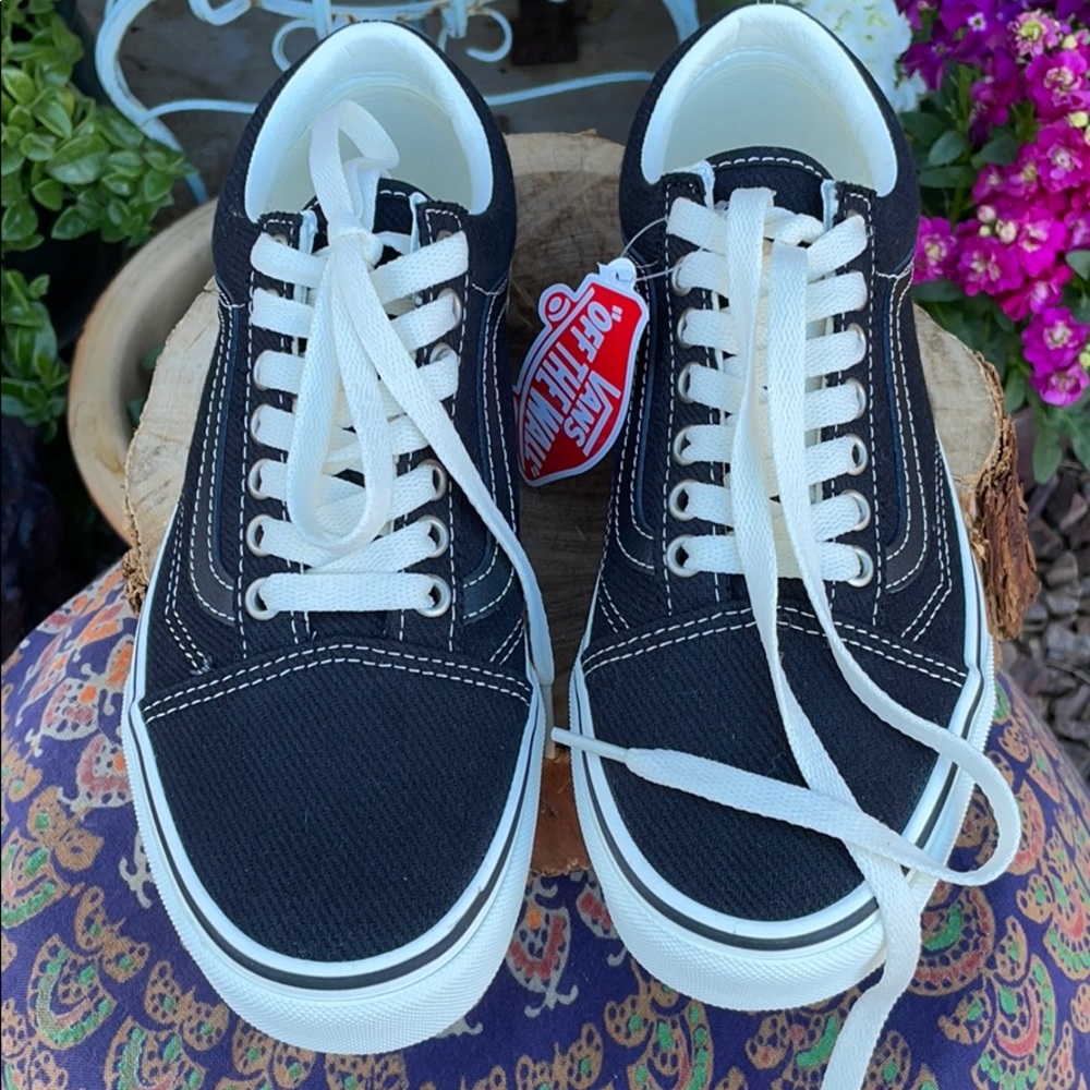 NIB Black Old Skool Vans Sz 8 - Picture 10 of 16